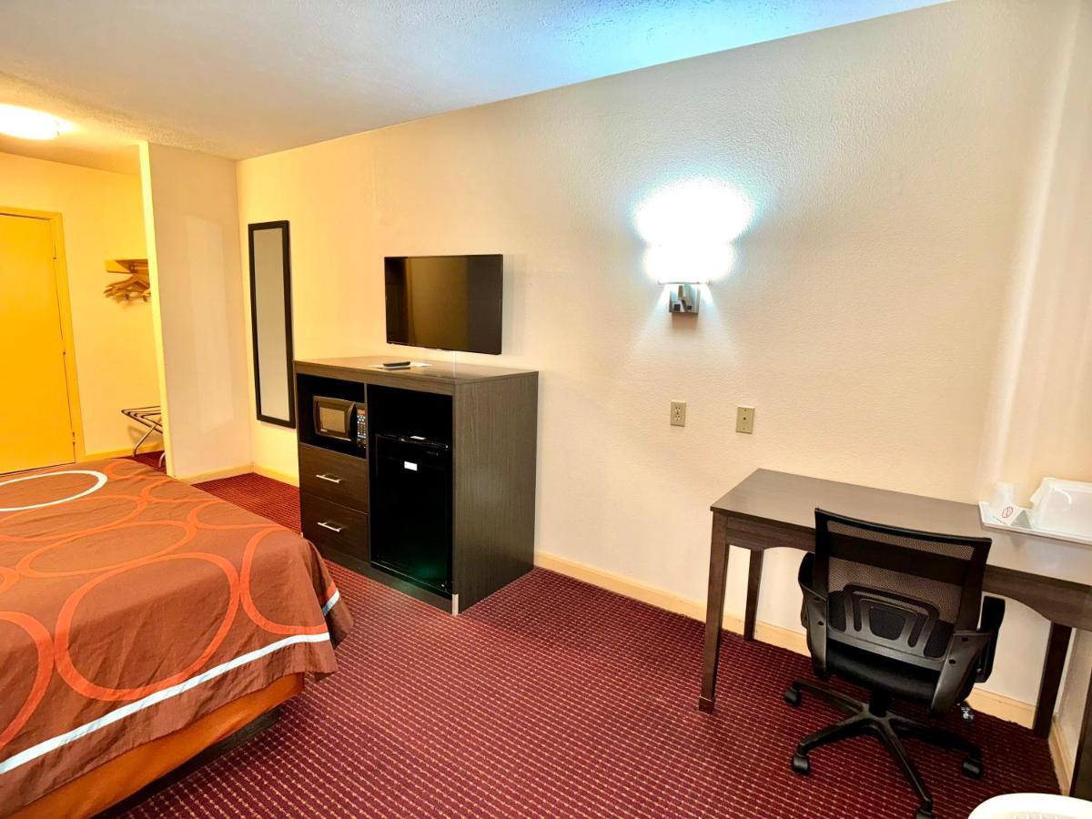 Super 8 by Wyndham Hillsville Exteriör bild