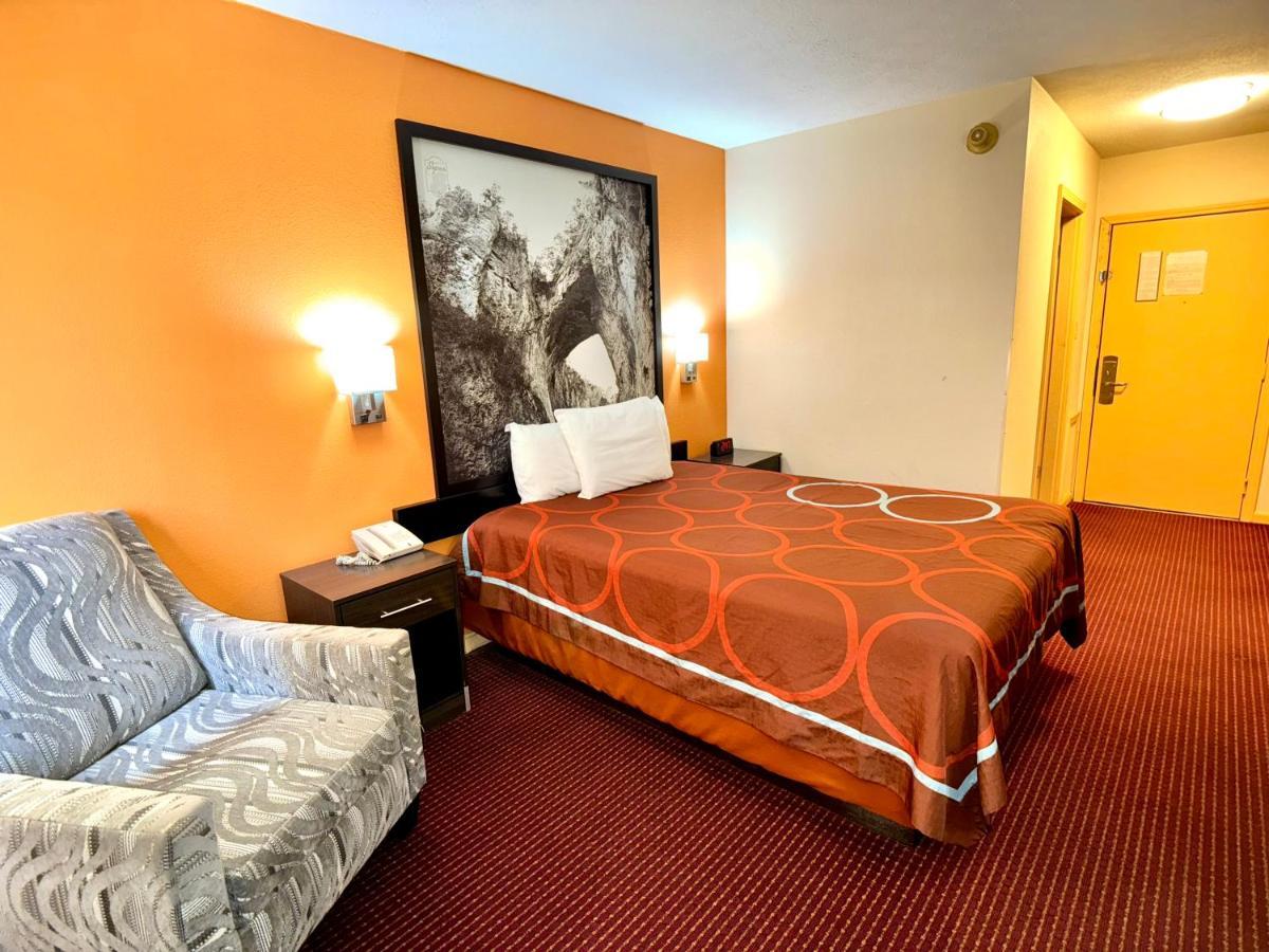 Super 8 by Wyndham Hillsville Exteriör bild